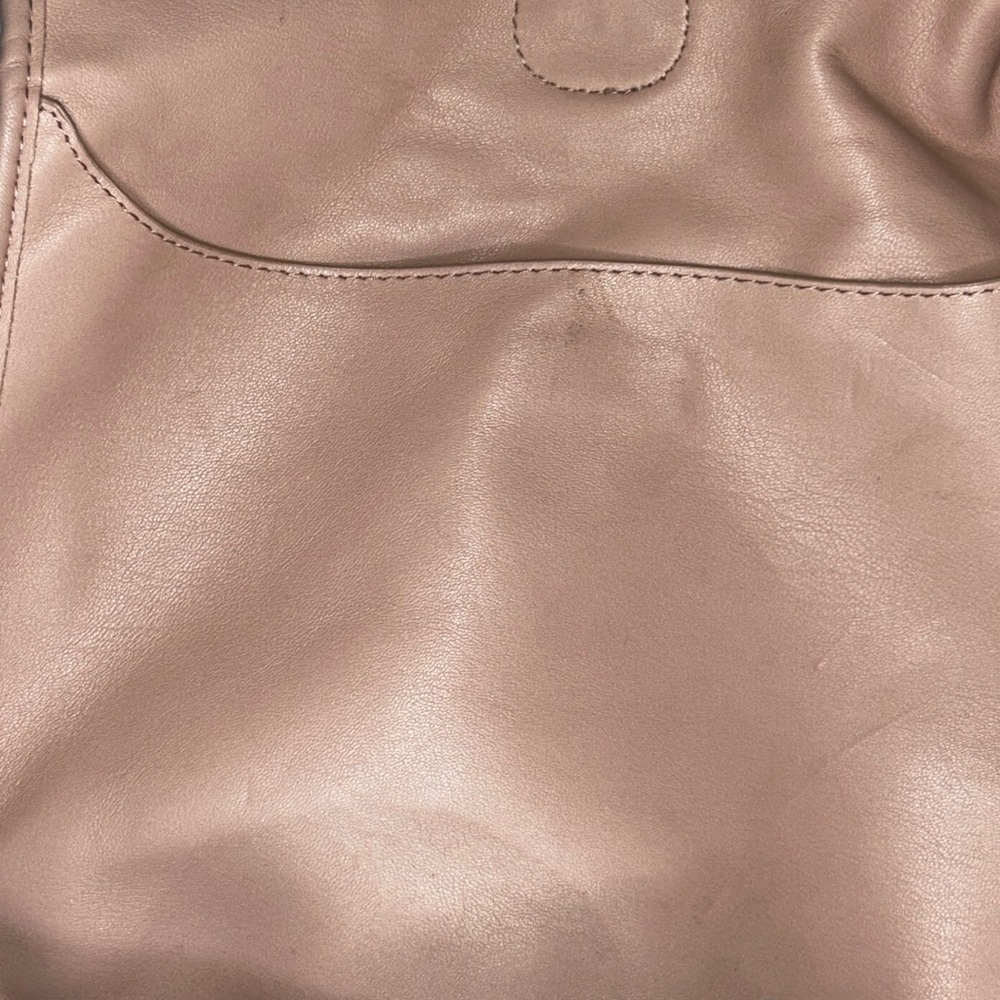 Pre loved vegan leather Ah-dorned messanger bag - Picture 4 of 16